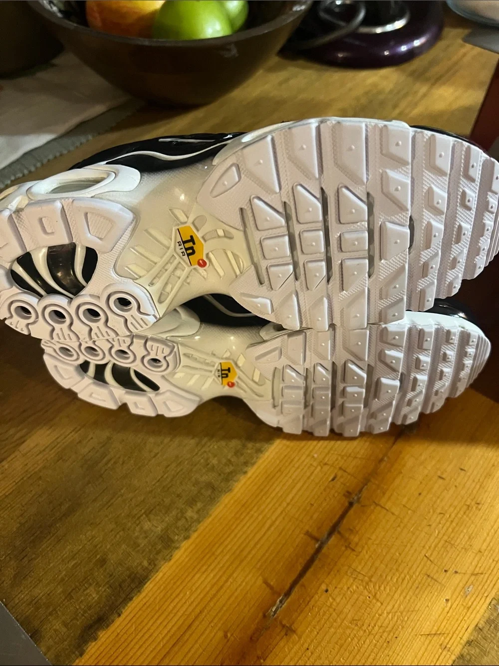 Nike Air max Plus Black and White WoMen's Athletic Running Shoes sz 6